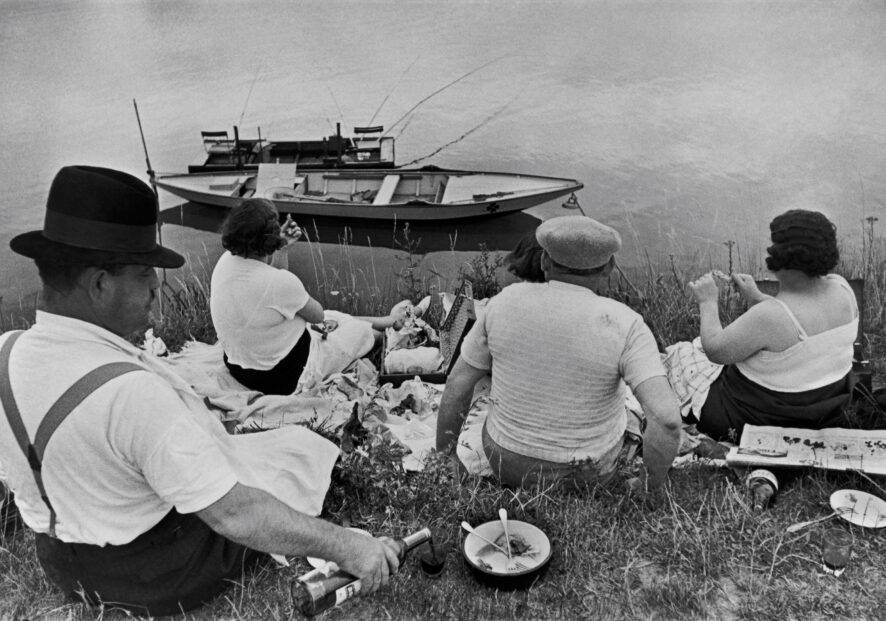 Une image, des images : Une image, des images #10 avec Peter Galassi : Dans ce dixième épisode, Peter Galassi, historien de la photographie et commissaire d’exposition, raconte l’histoire de Dimanche sur les bords de Seine (1938) d’Henri Cartier-Bresson.